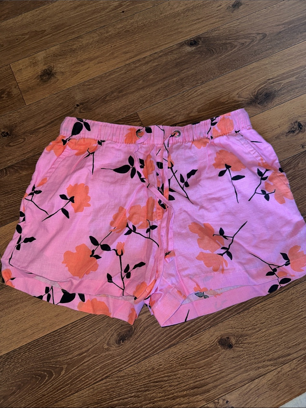 Cynthia Rowley 100% linen shorts. Small